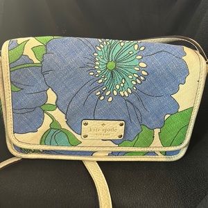 Kate spade Flyn High Falls Morning Glory crossbody bag with snap closure